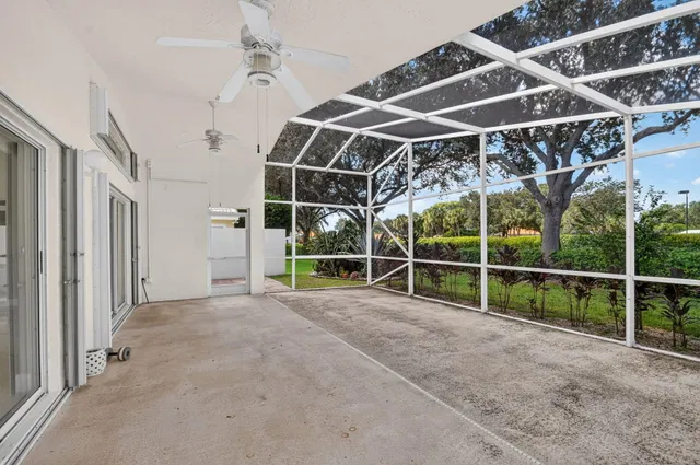 Residence photo 95