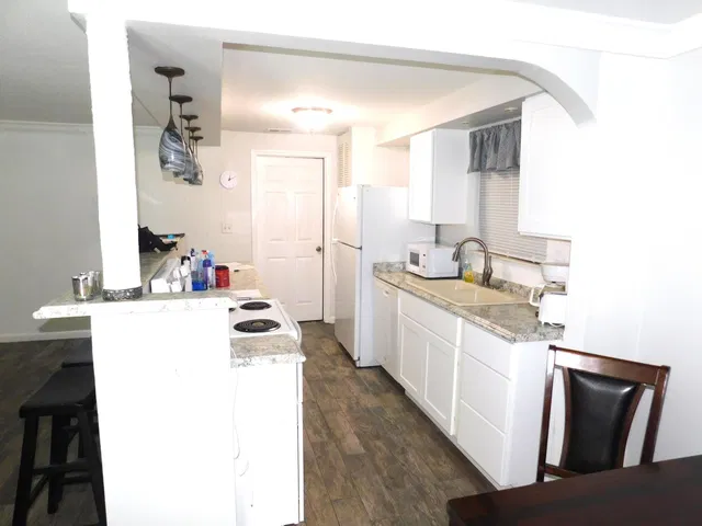  Residence photo 4