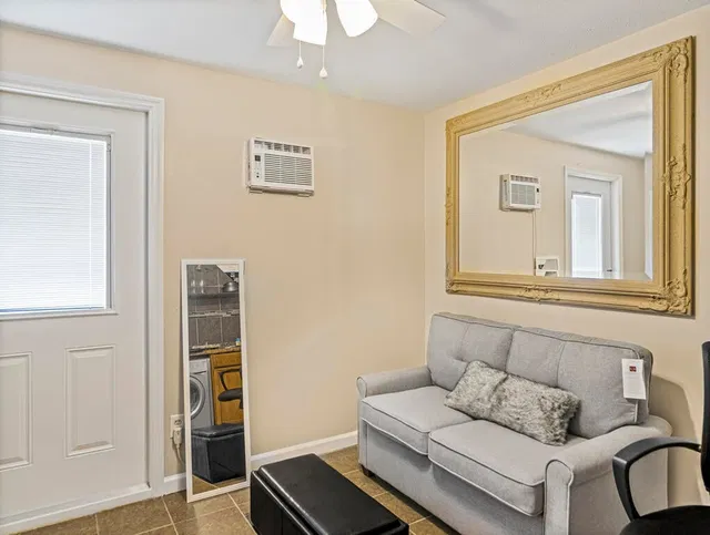  Residence photo 12