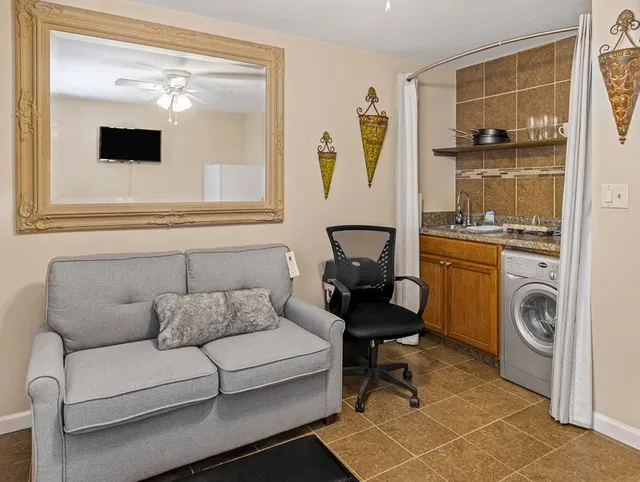  Residence photo 15
