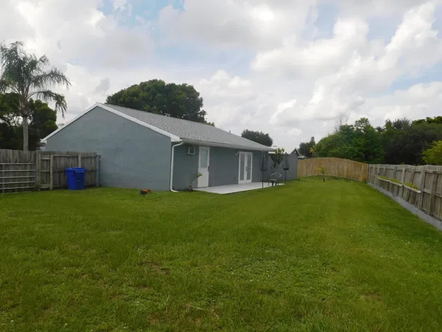  Residence photo 23