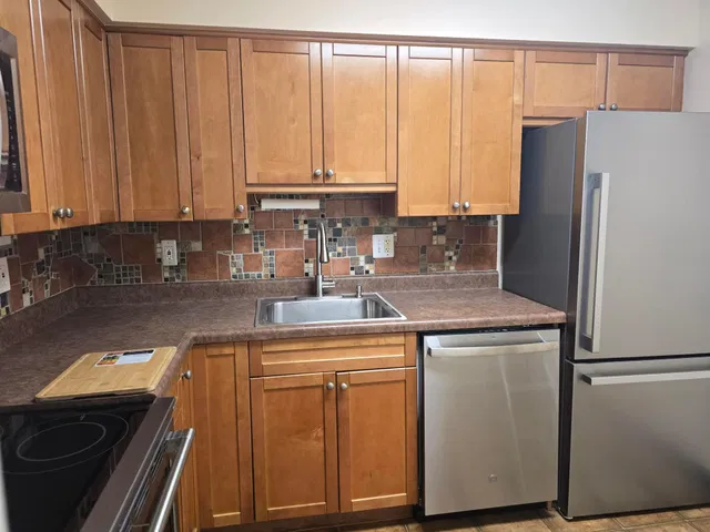 Unit 102 photo 5