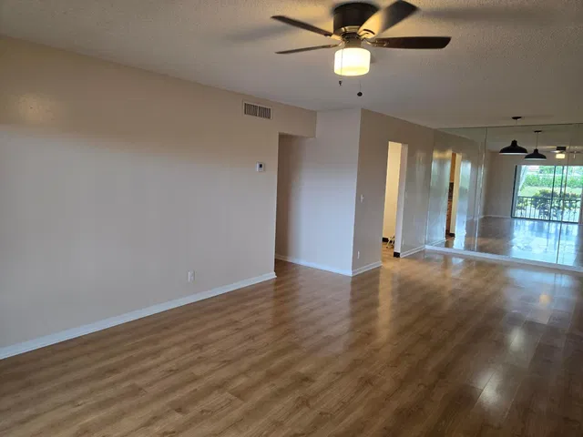 Unit 102 photo 11