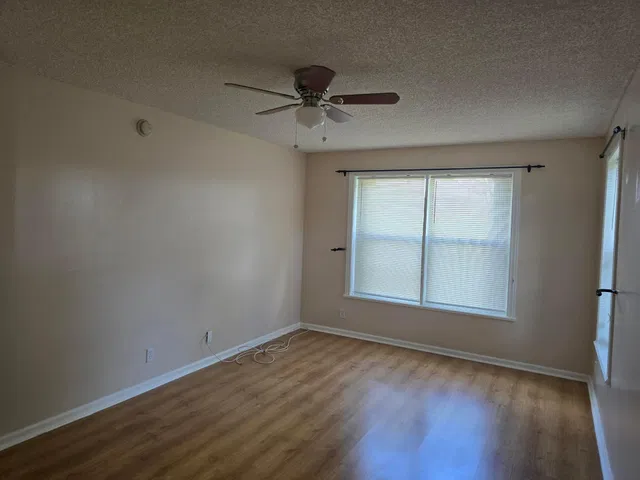 Unit 102 photo 12