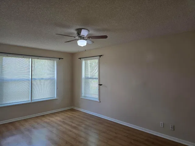 Unit 102 photo 13