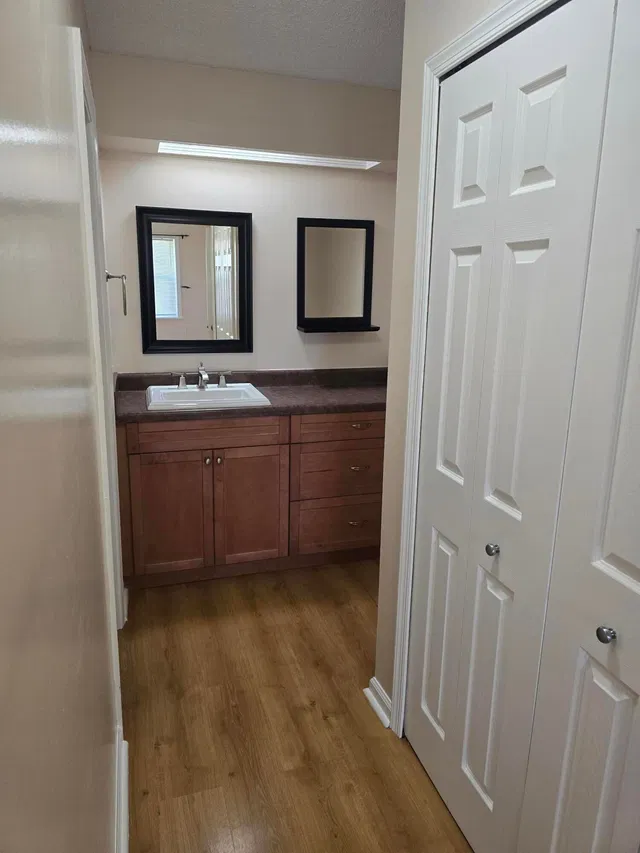 Unit 102 photo 14