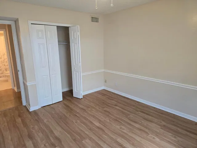 Unit 102 photo 20