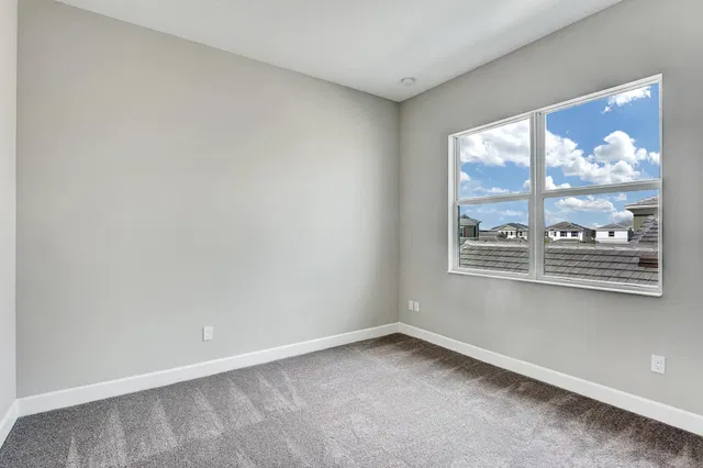 Residence photo 43