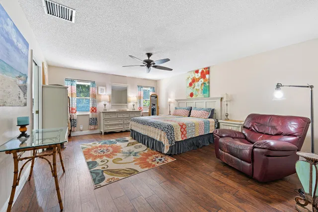 Residence photo 12