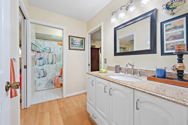 Residence photo 16