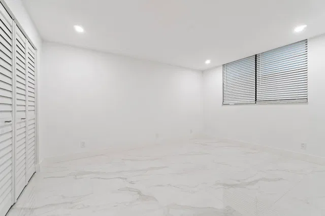 Unit 404 photo 31