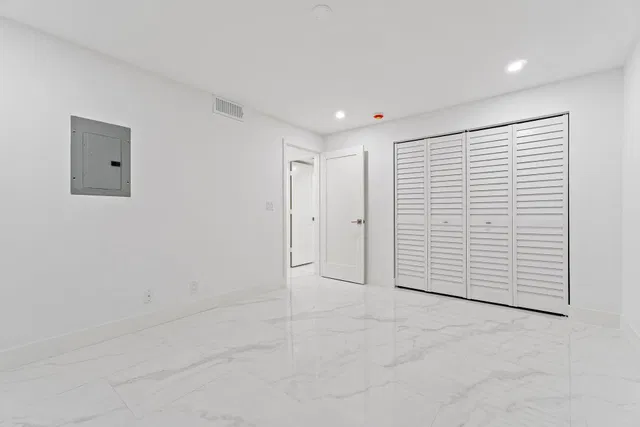 Unit 404 photo 32