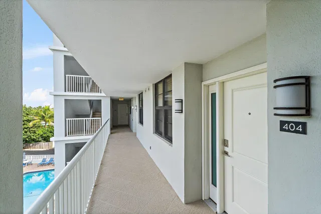 Unit 404 photo 52