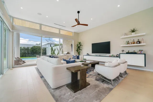 Palm Trail Delray Beach Residence photo 8