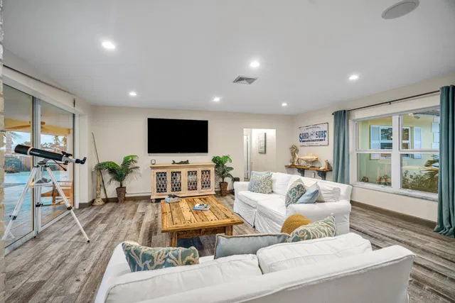  Residence photo 6