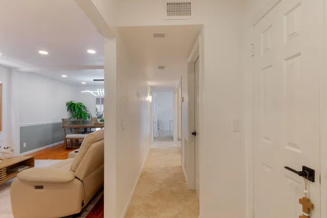Residence photo 6