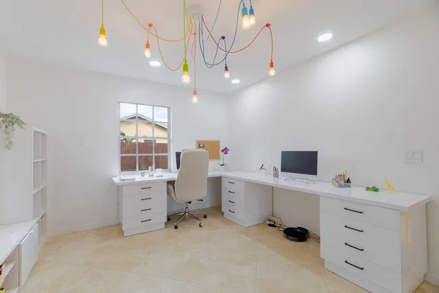 Residence photo 24