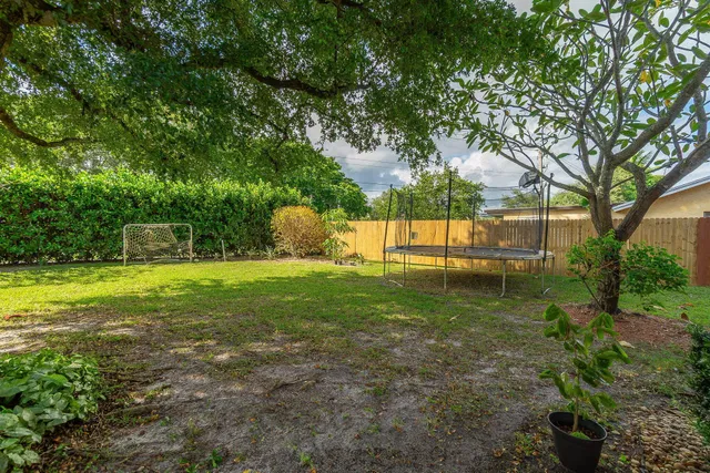 Residence photo 33