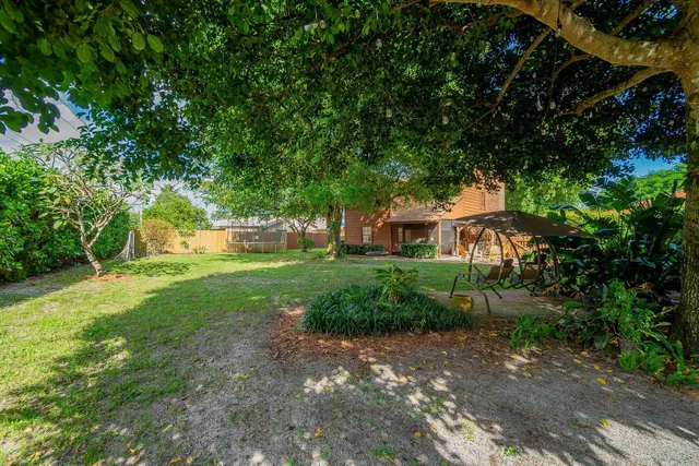 Residence photo 35