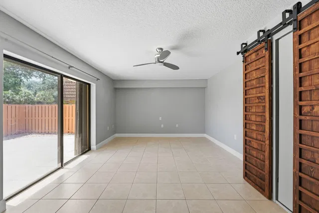 Residence photo 2