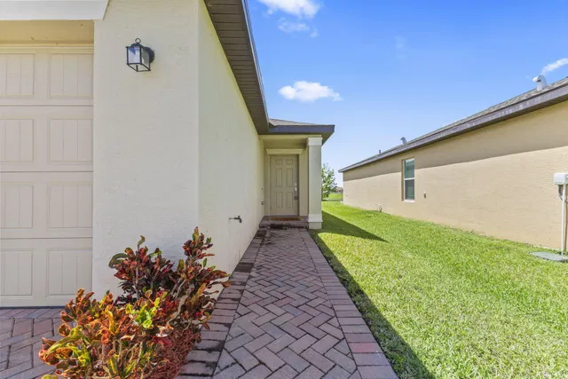  Residence photo 7