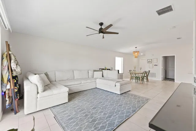  Residence photo 11