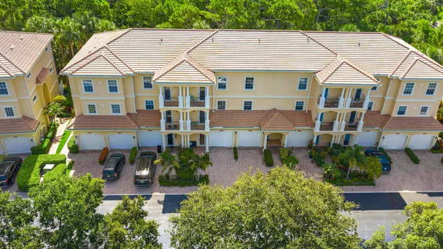 Residence photo 2