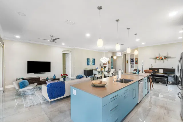 Residence photo 17