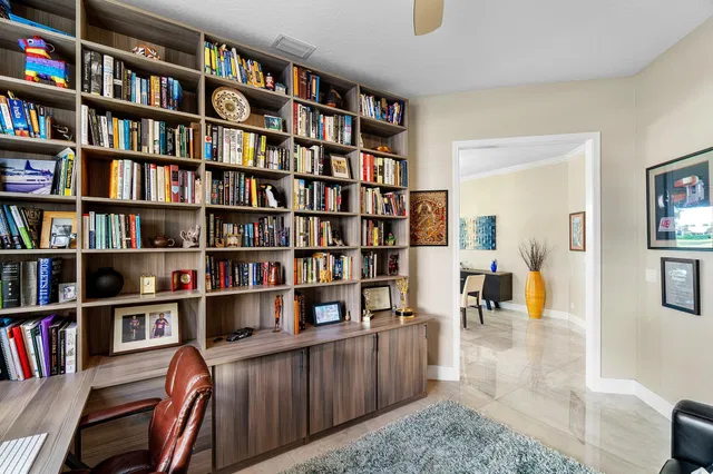 Residence photo 22