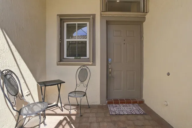 Residence photo 4