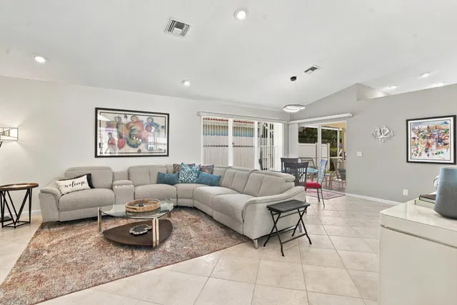 Residence photo 5
