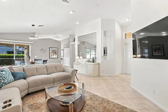 Residence photo 6
