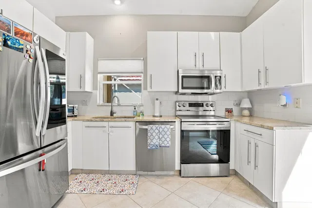 Residence photo 8