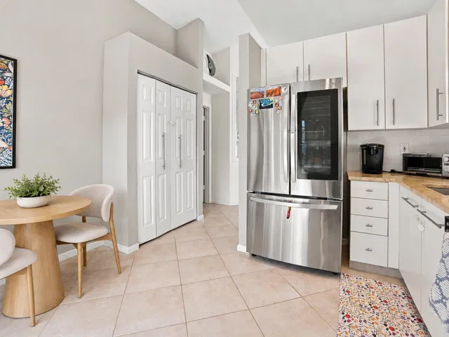 Residence photo 12