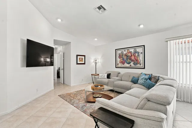Residence photo 23