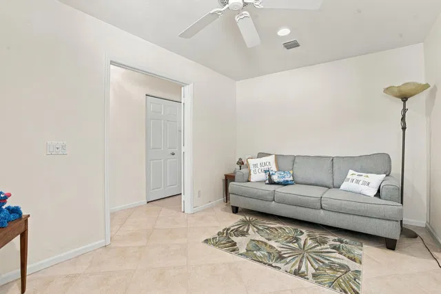 Residence photo 26
