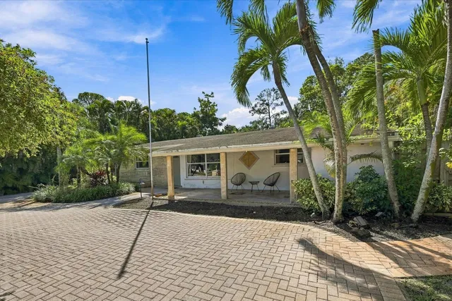 Residence photo 2