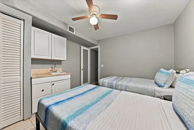 Residence photo 33