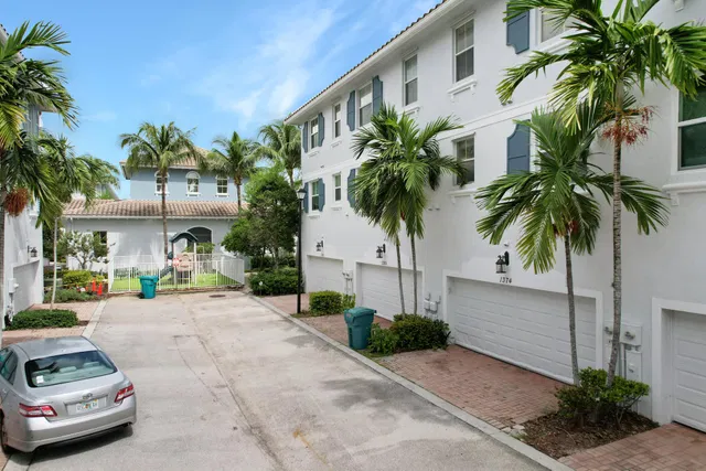 Residence photo 2