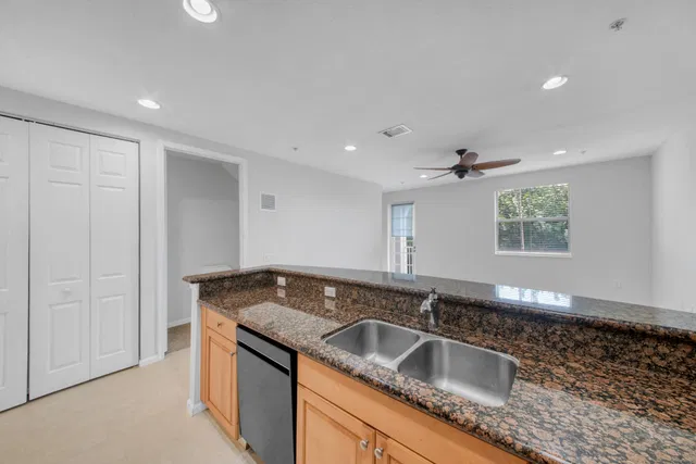 Residence photo 8