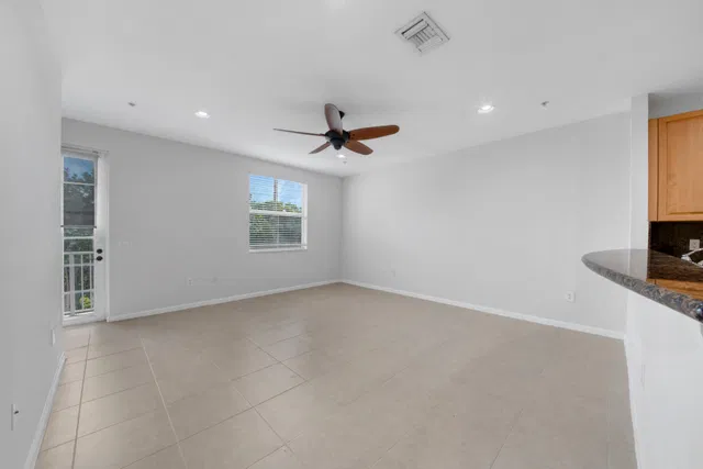 Residence photo 9