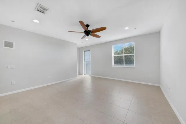 Residence photo 11