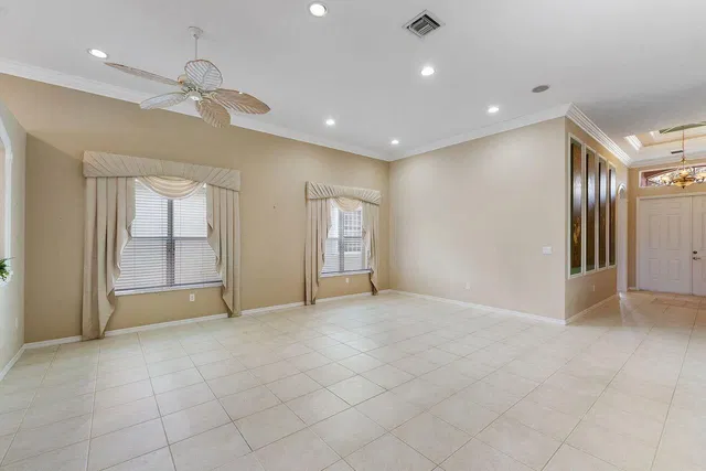 Residence photo 5