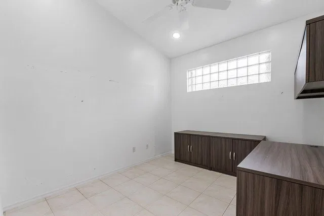 Residence photo 31