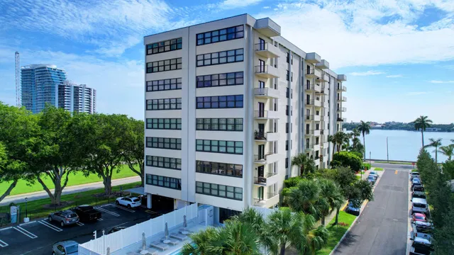 Downtown West Palm Beach Unit 2g photo 2