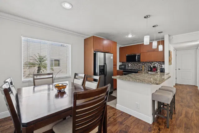Residence photo 3