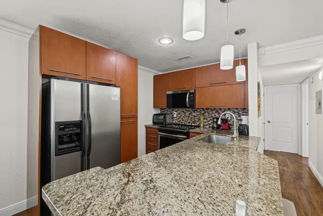 Residence photo 5