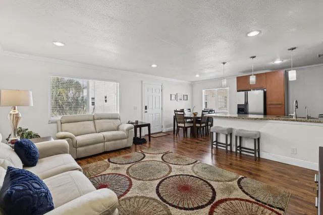 Residence photo 9