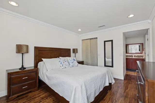 Residence photo 12