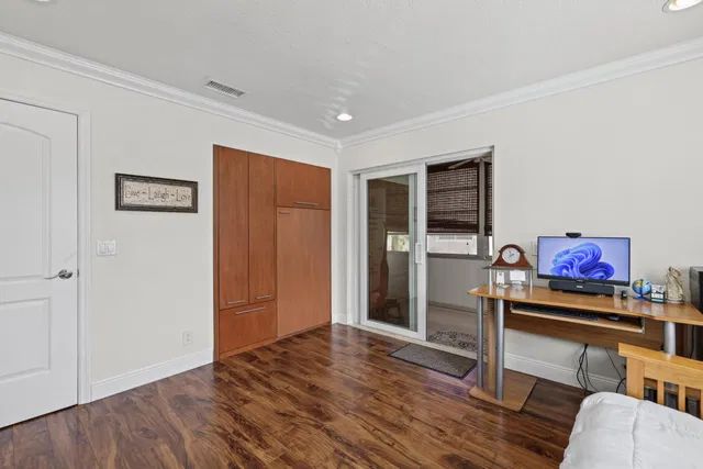 Residence photo 16